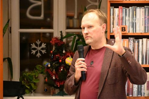 NaiGRAwanie. Teatr jako zwierciadło, kopia, podróbka rzeczywistości